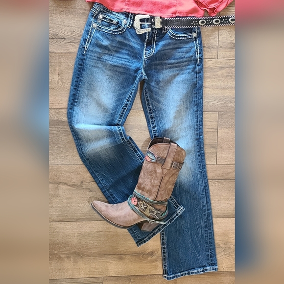 Miss Me Denim - Hardly Worn- MISS ME JEANS - Mid-Rise "Cloe" Embellished Bootcut Jeans- Size 29